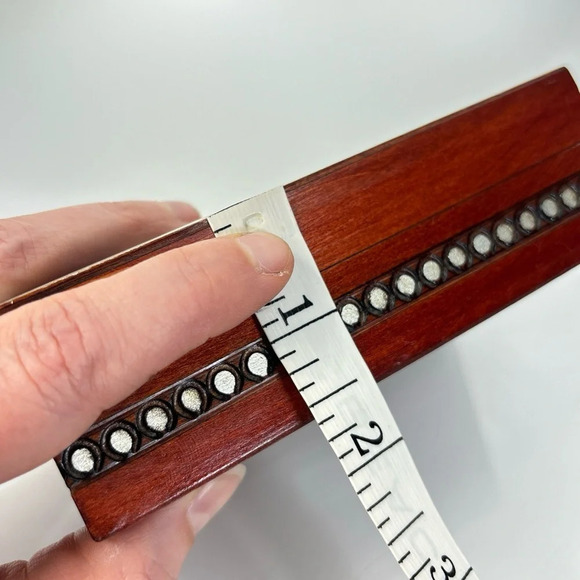 Hand Carved Cat Motif Wooden Trinket Box Made in Poland - Picture 9 of 10